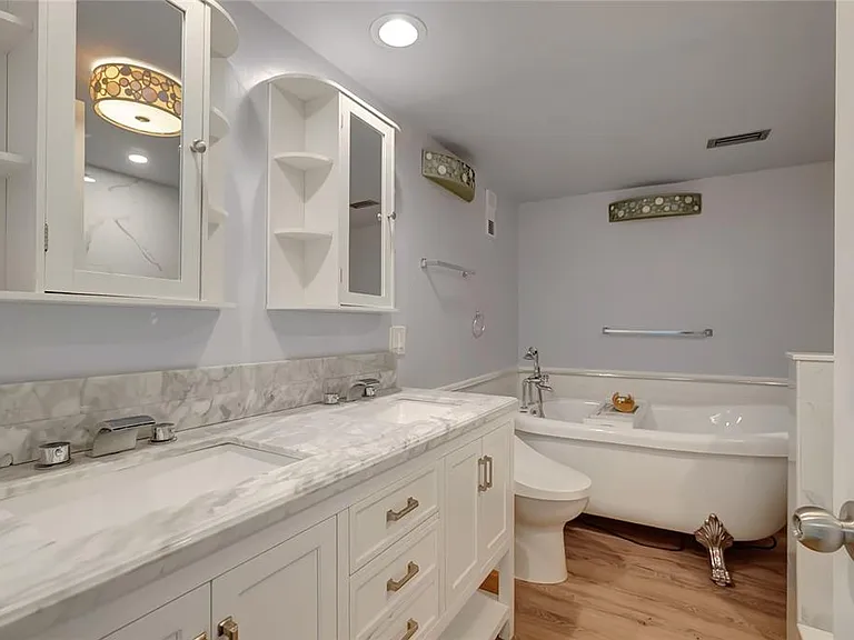1581 Gulf Blvd #302N — Photo 24