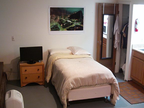 5th image of 1131 Church St APT B4