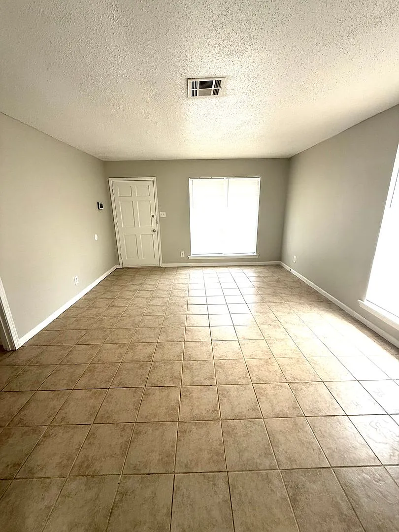 ** 3 bed 1. — Photo 2