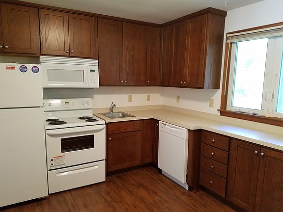 3rd image of 2110 Campus St #1