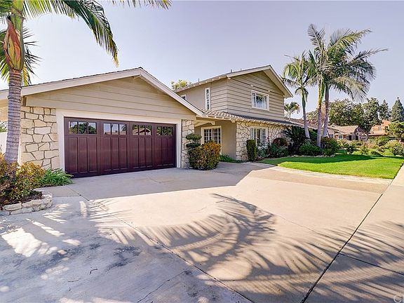 3rd image of 207 Ladera Vista Dr