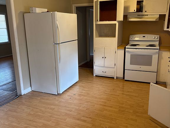 3rd image of 2624 NW Lindy Ave