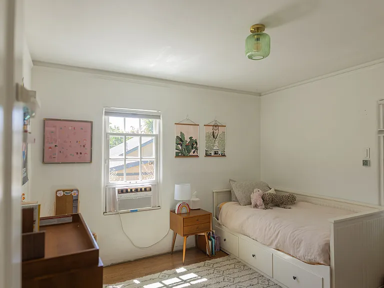 1278 Phillips Ln — Photo 8
