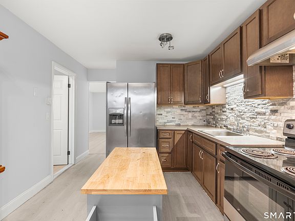 3rd image of 161 West Spring Street #D2