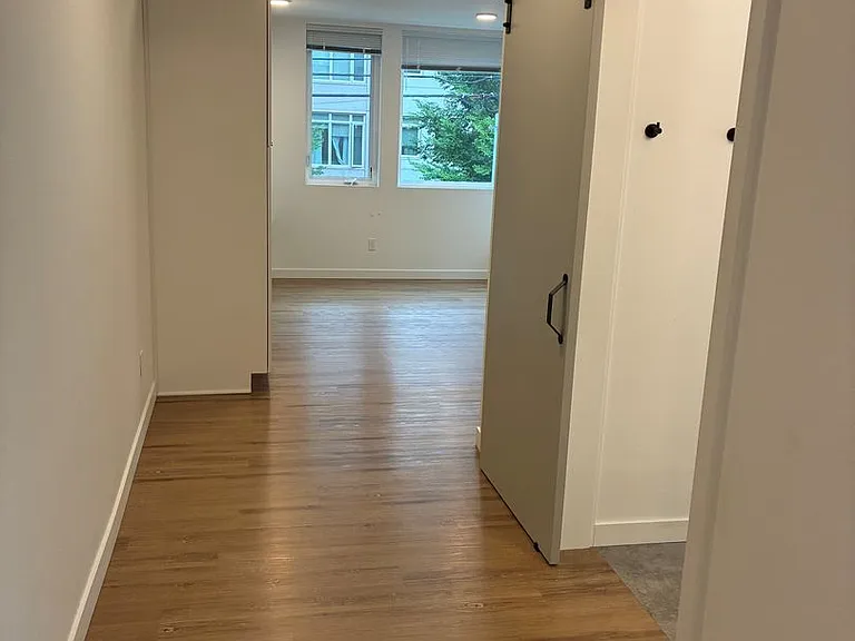 119 22nd Apartments — Photo 19