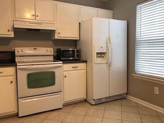 4th image of 1617 Center Pointe Dr