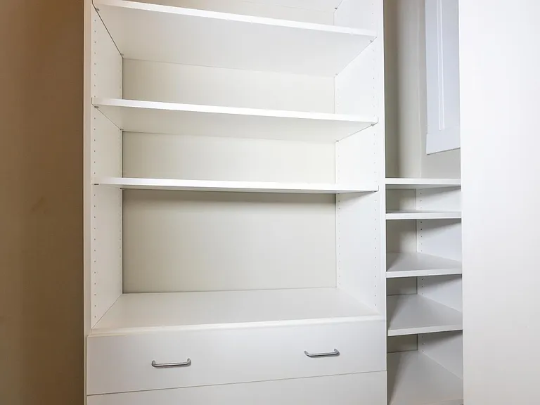 Spacious Bedroom, European-Styled Wardrobe Cabinets with Unmistakable Quality.