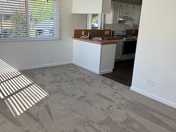 5th image of 1344 Palm St #B
