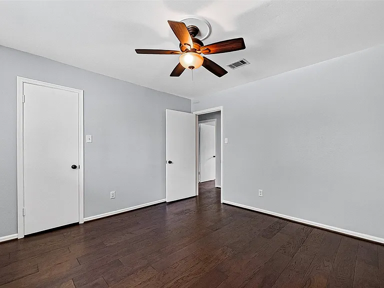 811 Thicket Ln — Photo 28
