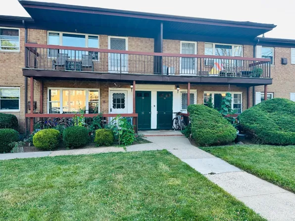 55 Gill Ln APT 52, Iselin, NJ 08830