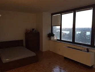 Rented by Symphony House Leasing Office