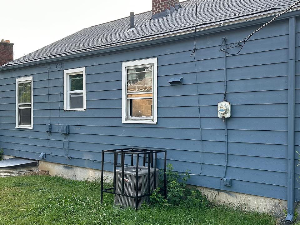 2nd image of 2237 Grasmere Ave