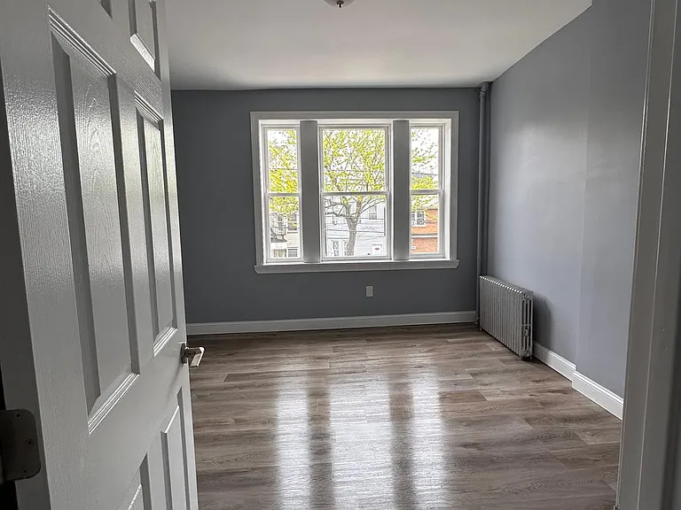 32 Corbin Ave — Photo 6