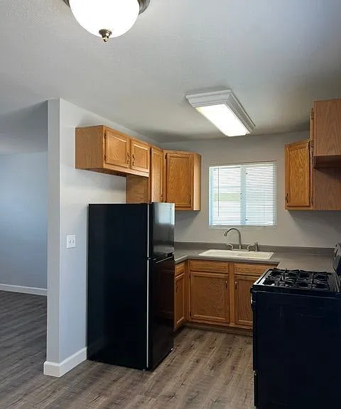 155 N Bitterbush St #B — Photo 14