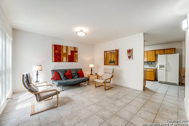 3 bed, 2.5 bath, 1948 sqft, $2,150 — Photo 4