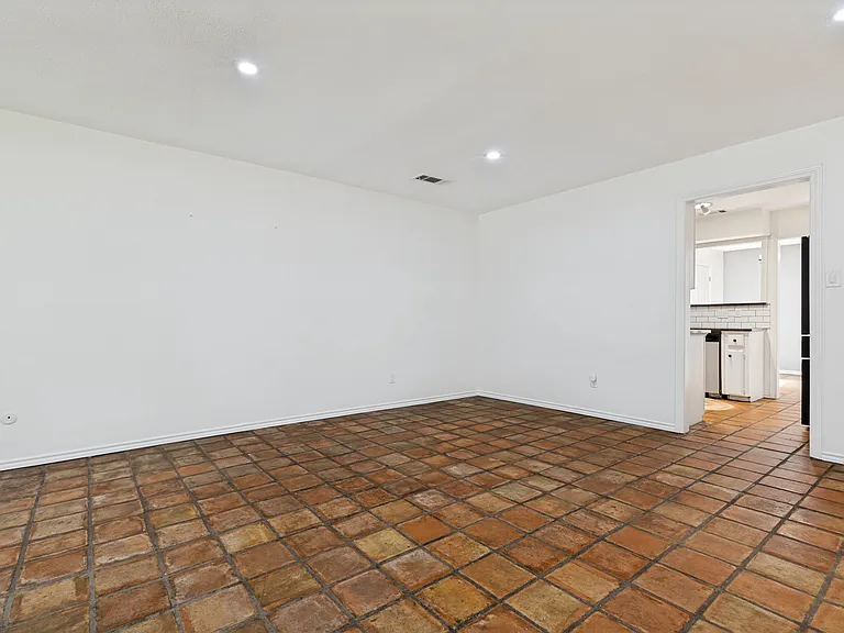 5045 Thunder Rd — Photo 19
