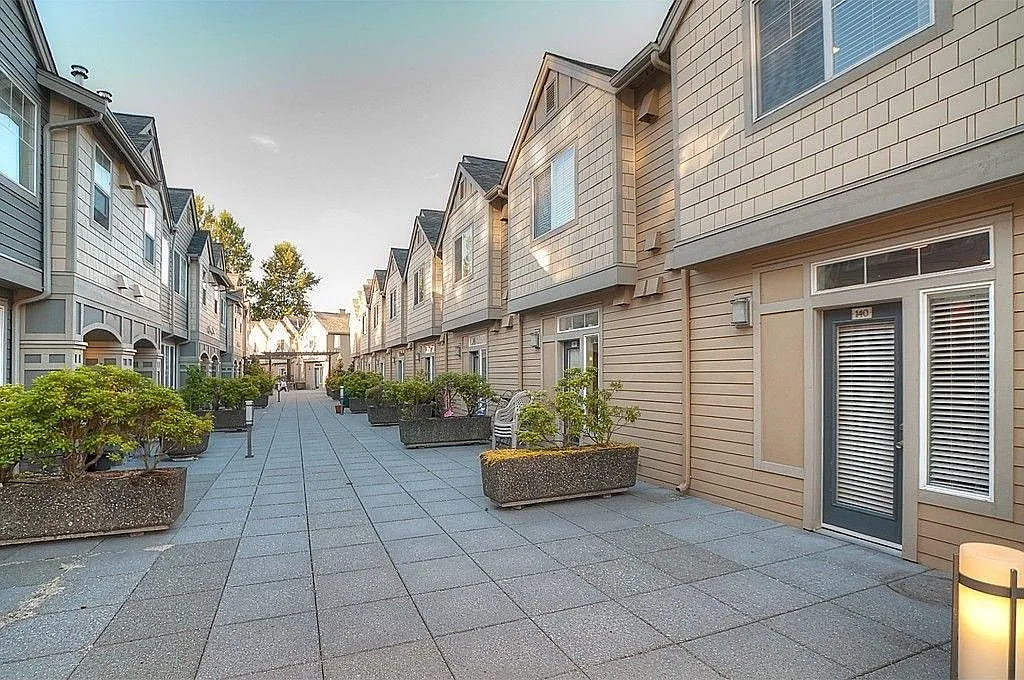 2 bed, 2.5 bath, 1120 sqft, $2,900 — Photo 3