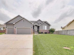 1225 E Ridgeview Ct, Clearwater, KS 67026