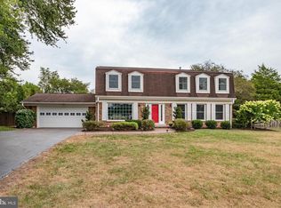 6113 Saddle Horn Dr, Fairfax, VA 22030
