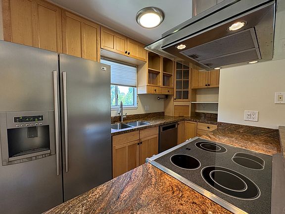 5th image of 360 N 1st St APT 4