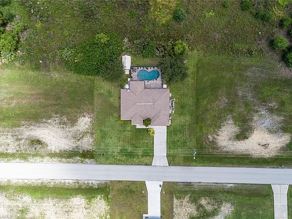 5th image of 3009 NE 7th Pl