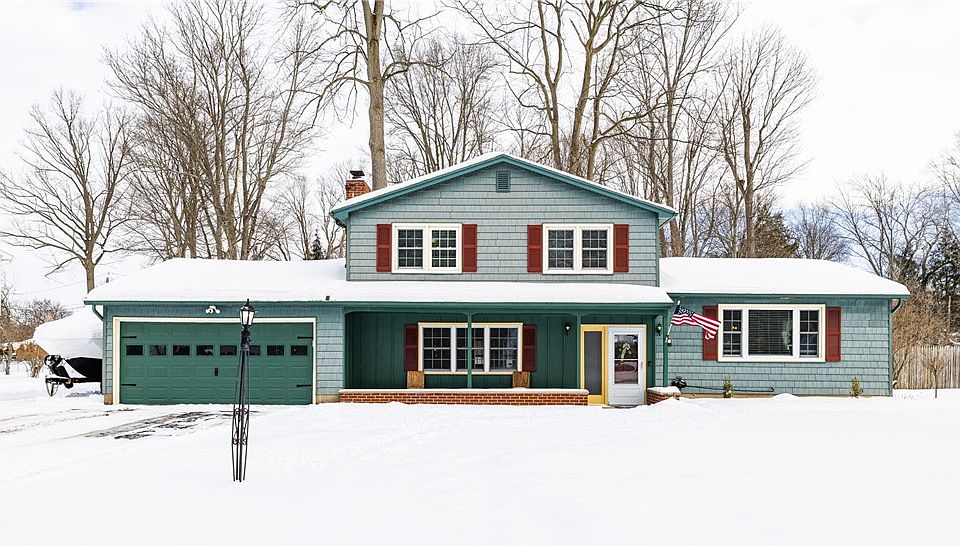 1st image of 40 Crystal Springs Ln