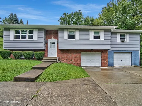 203 Julia St #L-15, Moscow, PA 18444