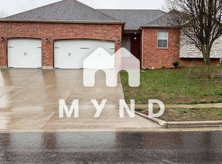 1812 W Lennox Dr, Springfield, MO 65810