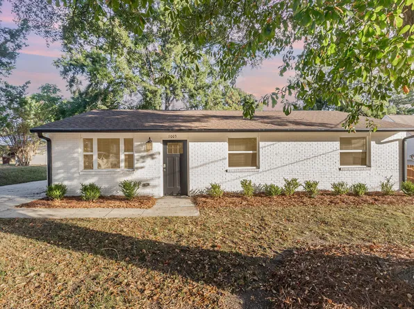 1003 Hadley Rd, Raleigh, NC 27610