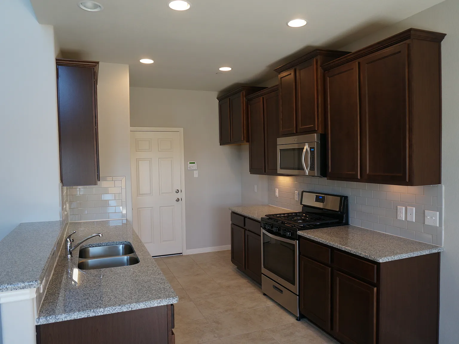 Beautifl 3 Bed/2.5 Bath Condo In Cedar Park! — Photo 3