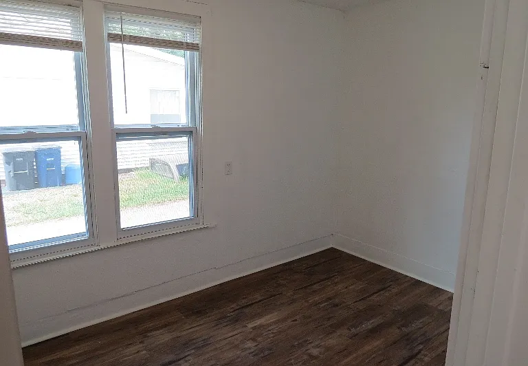 203 S Maple St — Photo 8