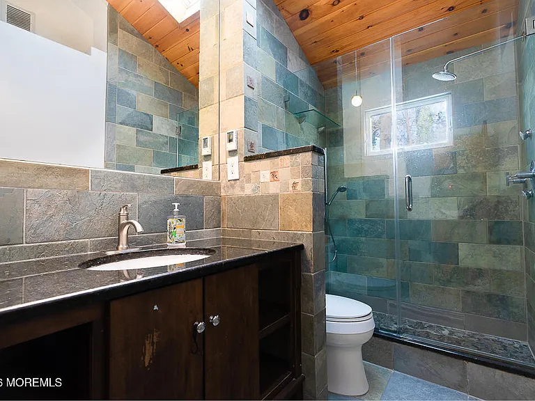 315 Beverly Way — Photo 11