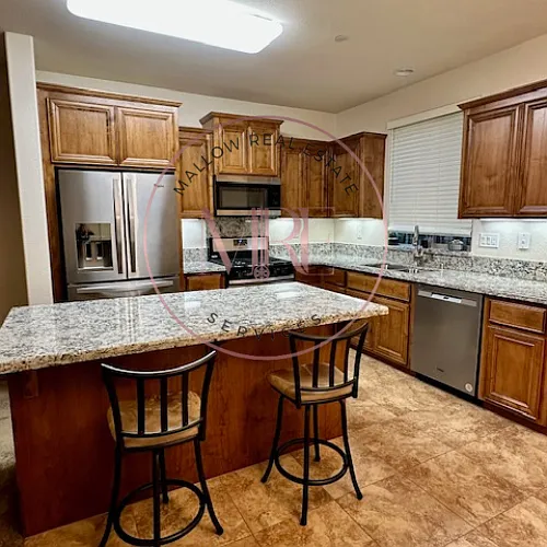 4 bed, 1750 sqft, $2,600 — Photo 3