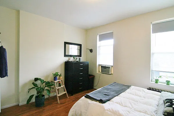 Rented by Azure Realty NY LLC | media 7