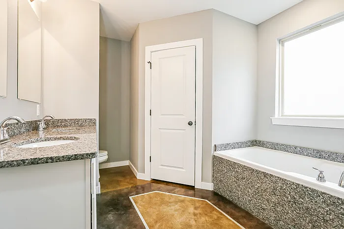 227 Iris St — Photo 6