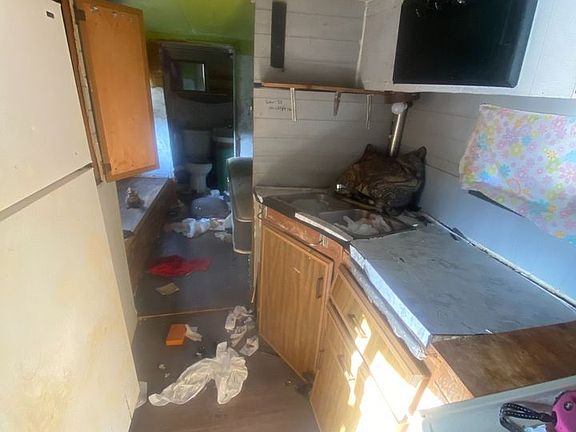 3rd image of 613 N Eye St #69