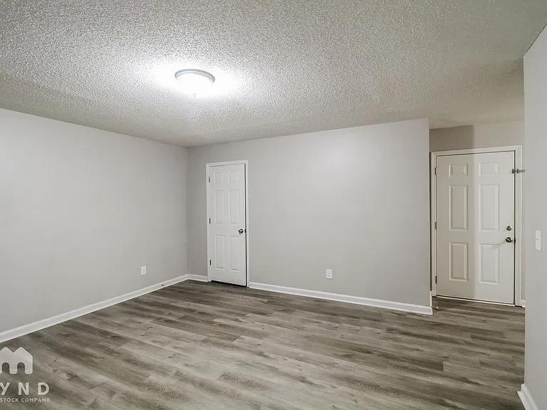 5838 Waggoner Ct — Photo 10