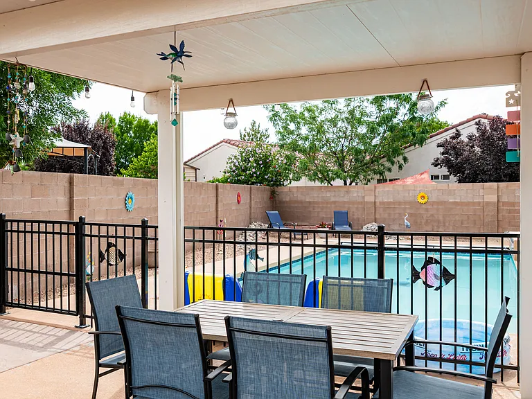 1500 Villa Del Valle NE — Photo 2