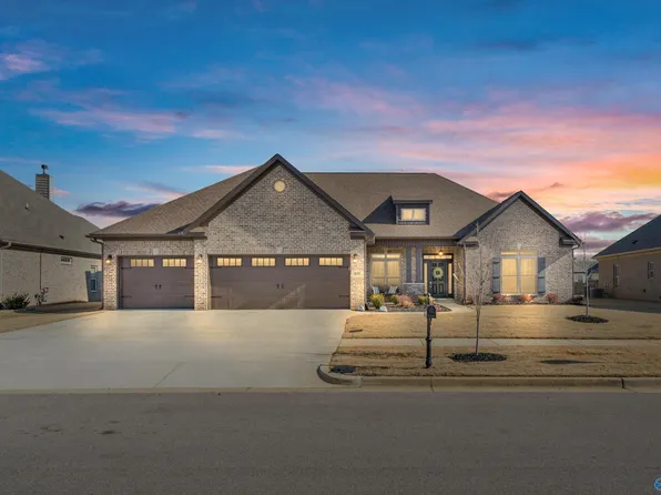 408 Turning Creek Dr, Huntsville, AL 35824