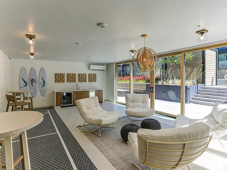 Oasis Lounge