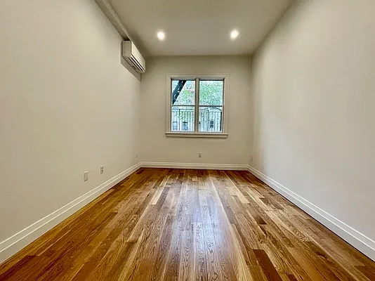 Rented by Bohemia Realty Group | media 27