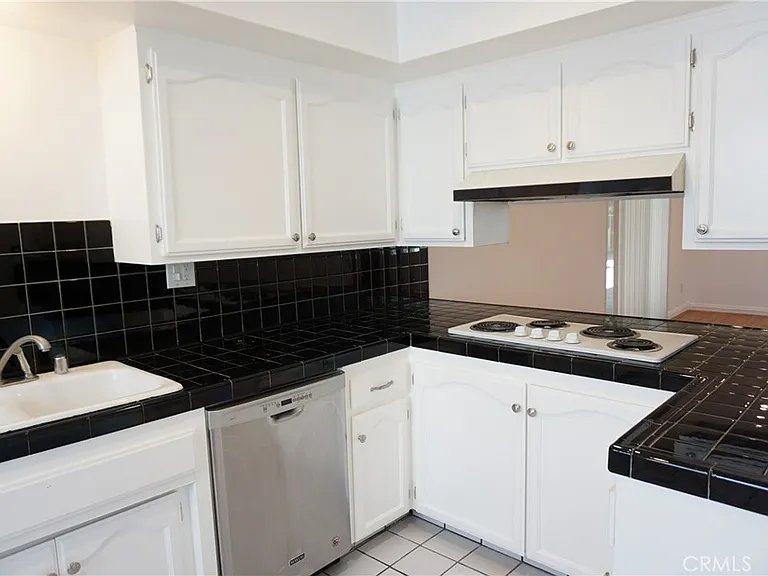 4610 Densmore Ave #20 — Photo 16