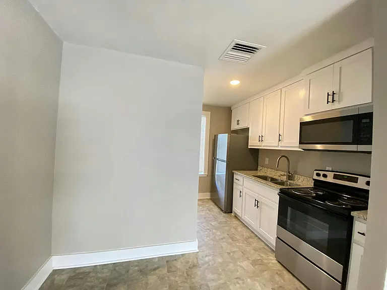 806 Jane Dr — Photo 4