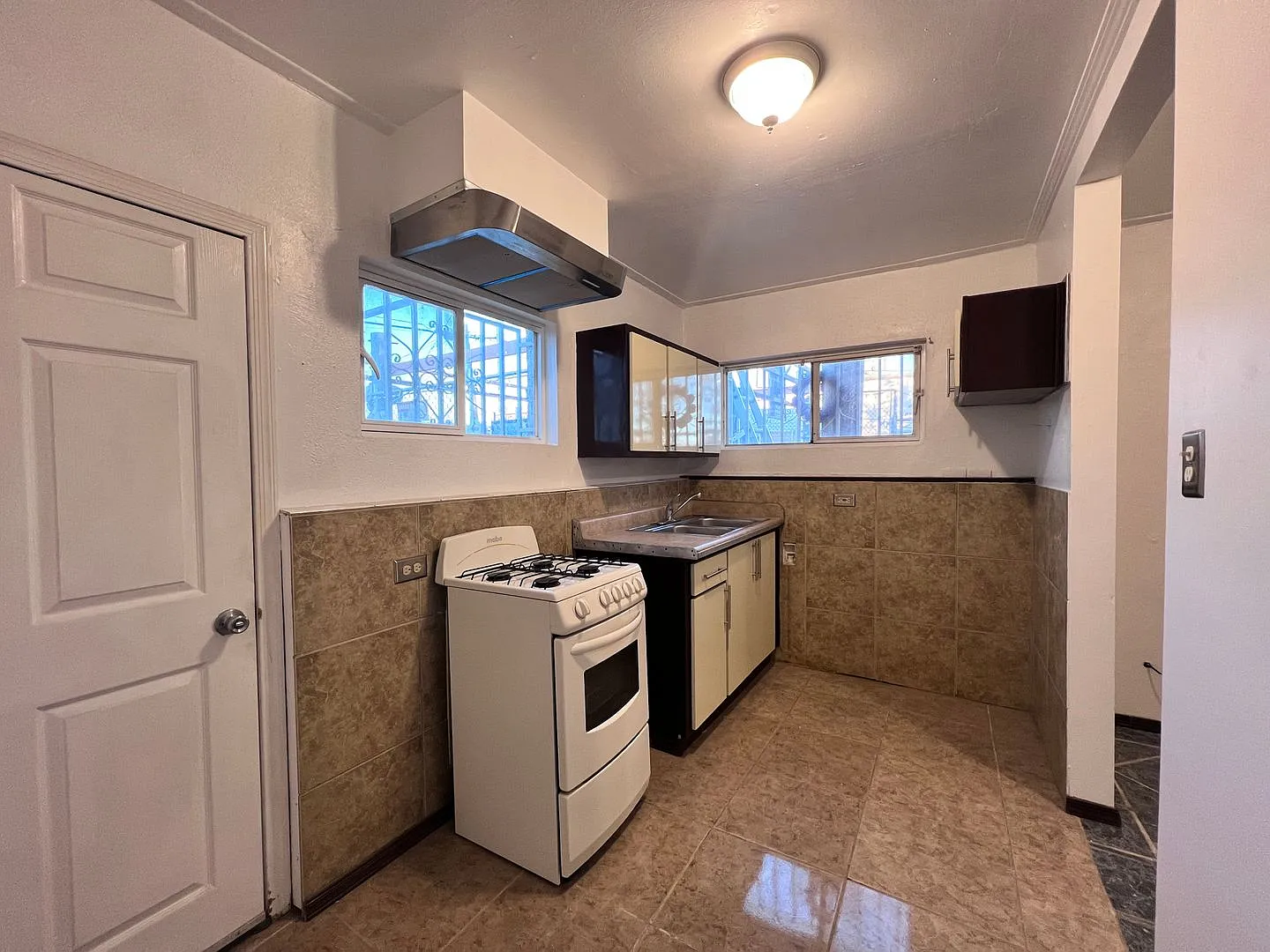 Central Studio Apartment — Photo 1
