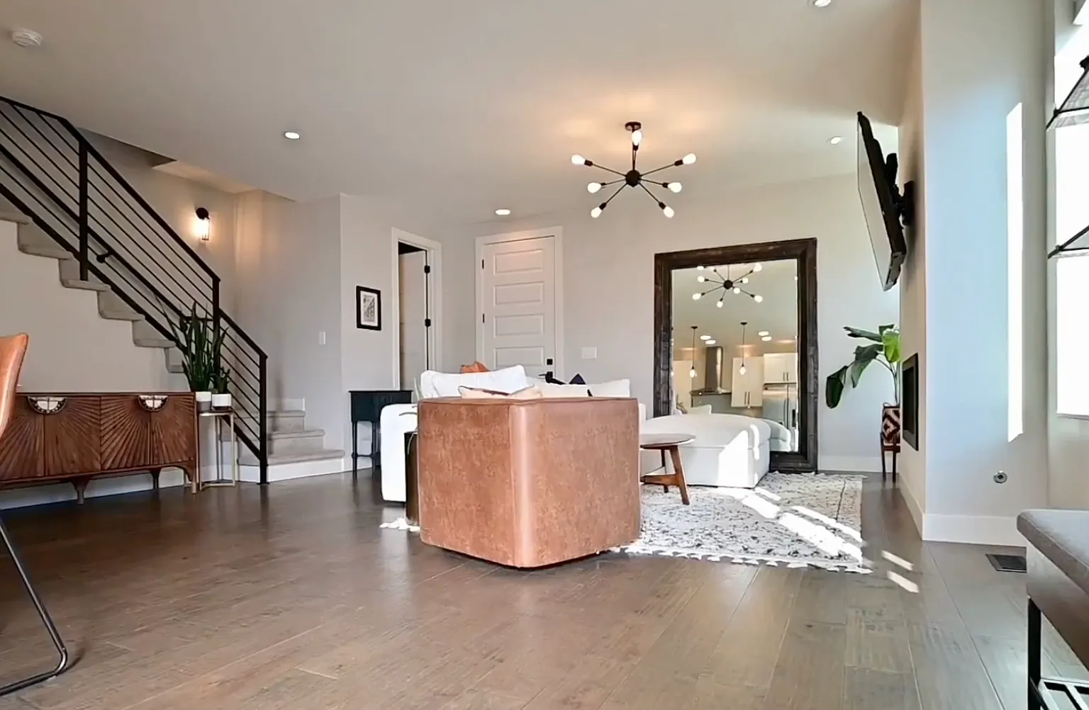 3 bed, 1825 sqft, $3,275 — Photo 3