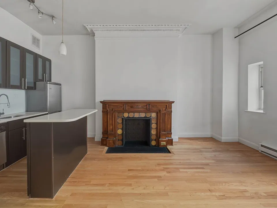 64 E 34th St #3B