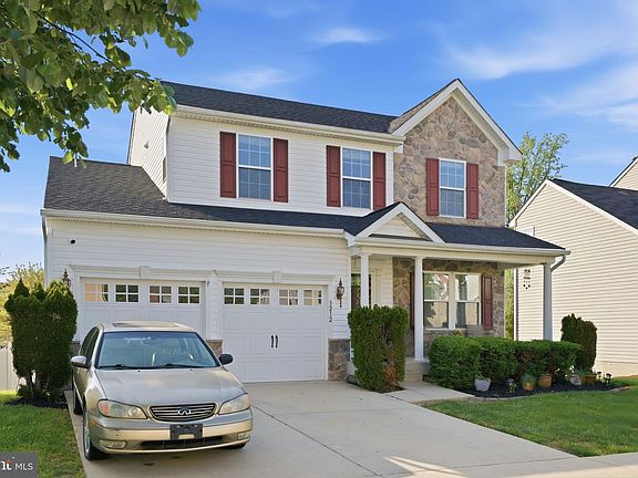 2nd image of 3212 Ridgeway Pl