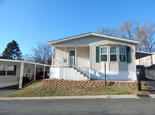709 Hillcrest Ln, Crystal Lake, IL