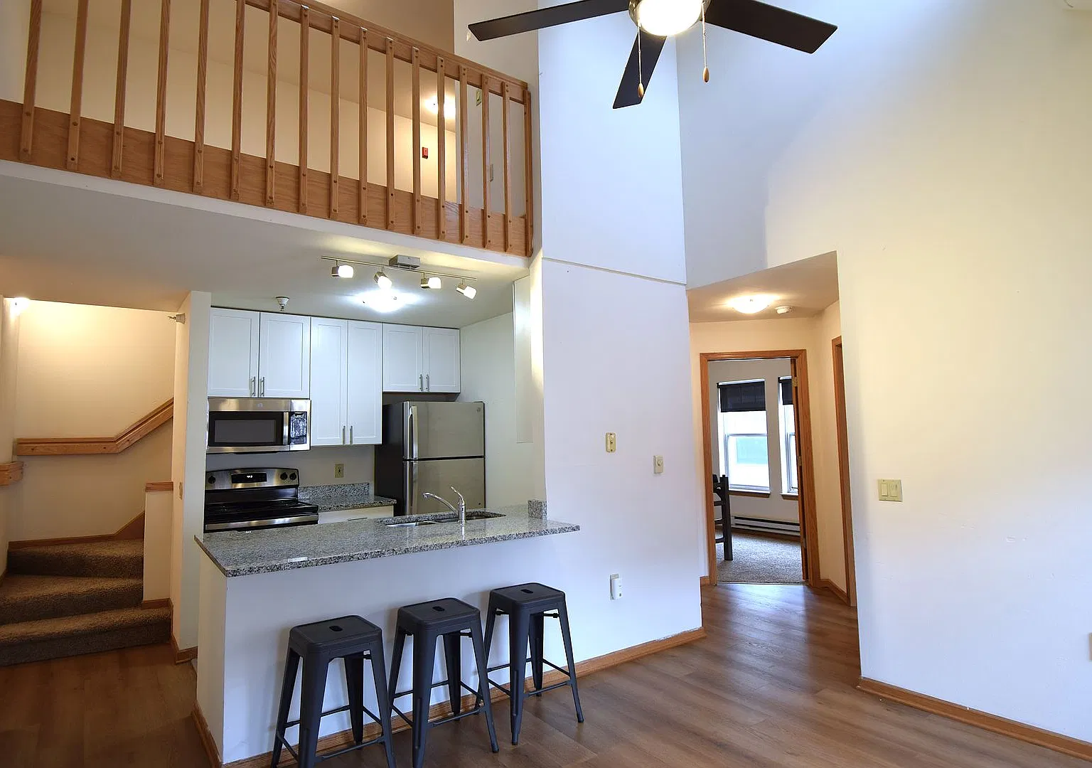 3 Bedroom, 1 Bathroom — Photo 1