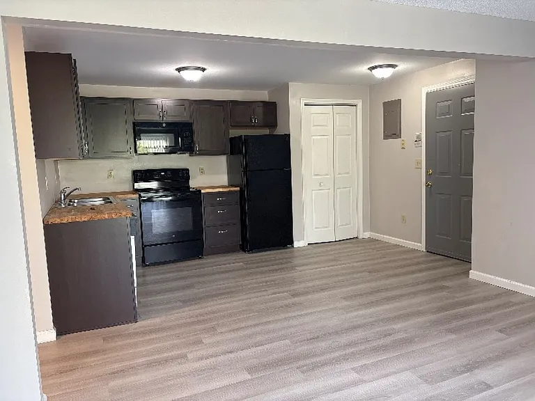6820 Plaza Dr #12 — Photo 3